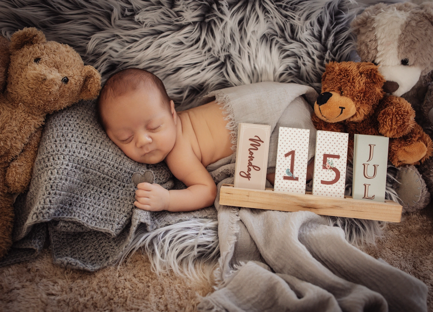 Fotografie Freiraum, Hochzeitsfotografie, Christina+Fabian, ein kleines Mädchen im weißen Kleid